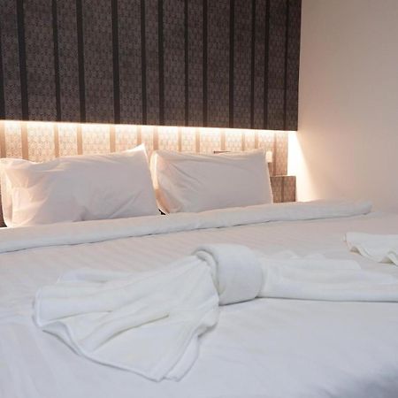 Baan Kun Mhor Hostel บ้านคุณหมอโฮสเทล Bangkok Ngoại thất bức ảnh