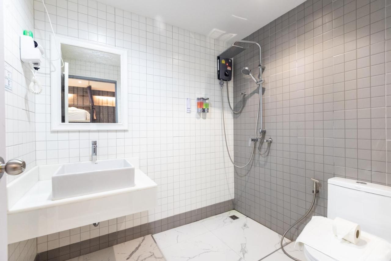 Baan Kun Mhor Hostel บ้านคุณหมอโฮสเทล Bangkok Ngoại thất bức ảnh
