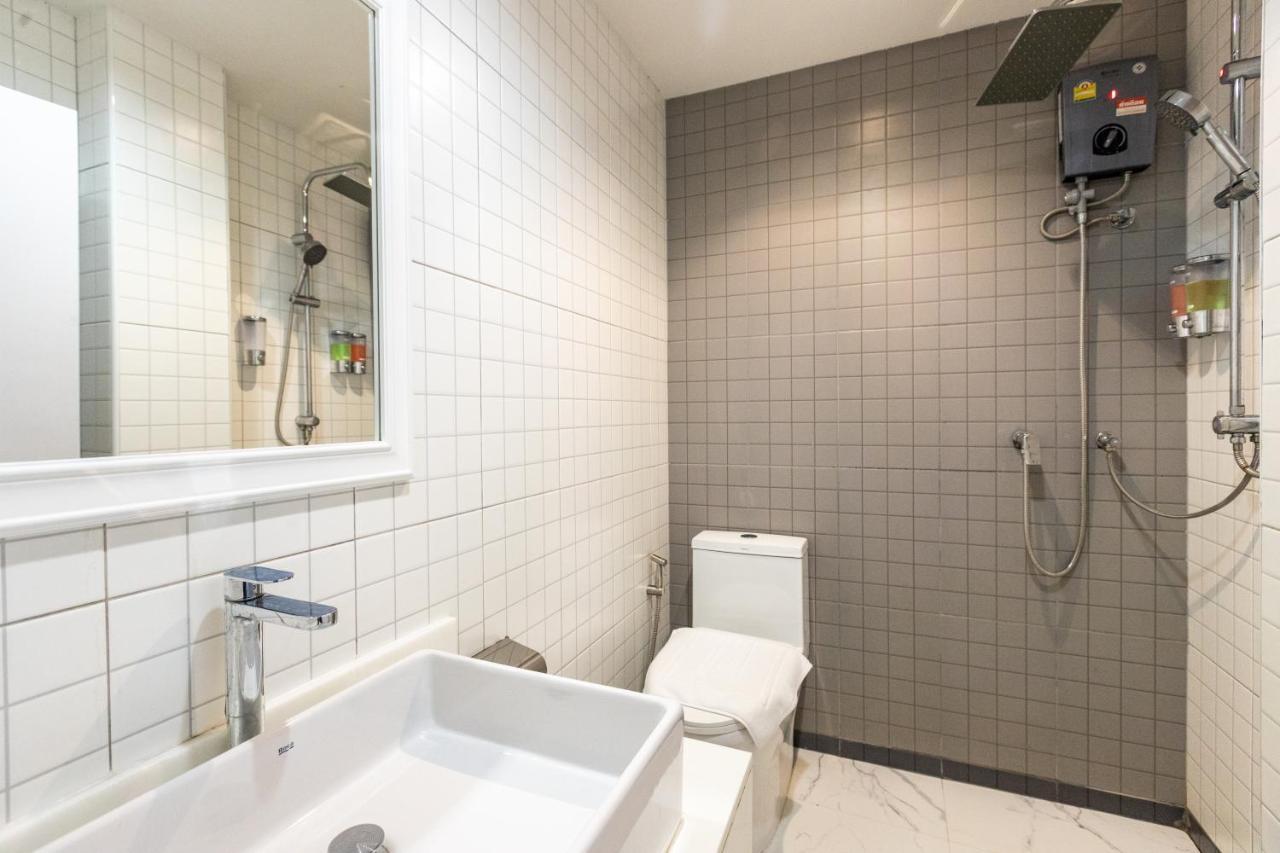 Baan Kun Mhor Hostel บ้านคุณหมอโฮสเทล Bangkok Ngoại thất bức ảnh