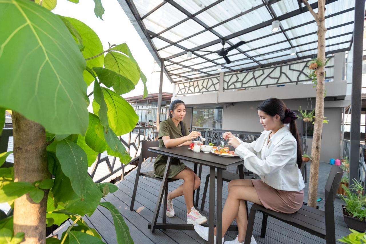 Baan Kun Mhor Hostel บ้านคุณหมอโฮสเทล Bangkok Ngoại thất bức ảnh