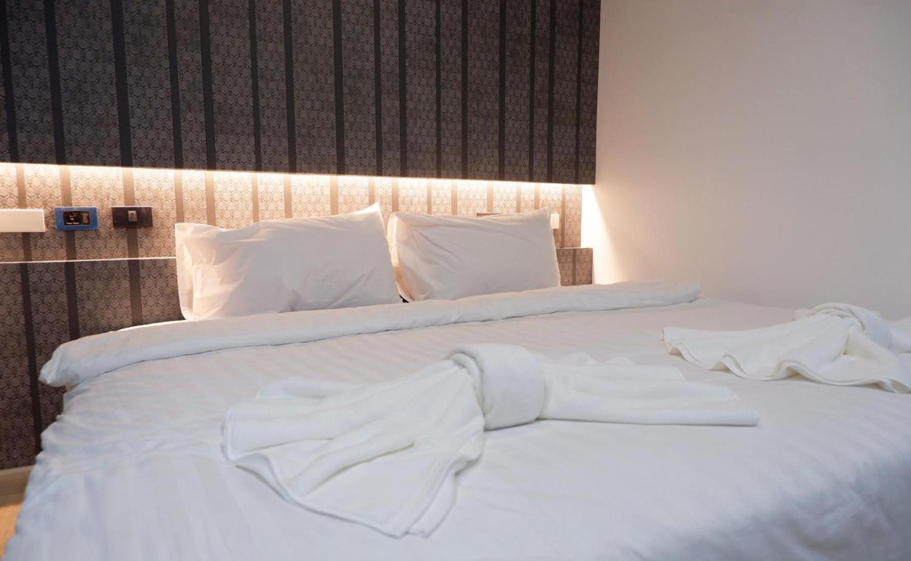 Baan Kun Mhor Hostel บ้านคุณหมอโฮสเทล Bangkok Ngoại thất bức ảnh