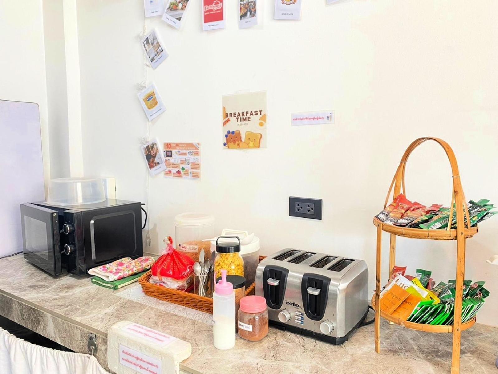 Baan Kun Mhor Hostel บ้านคุณหมอโฮสเทล Bangkok Ngoại thất bức ảnh