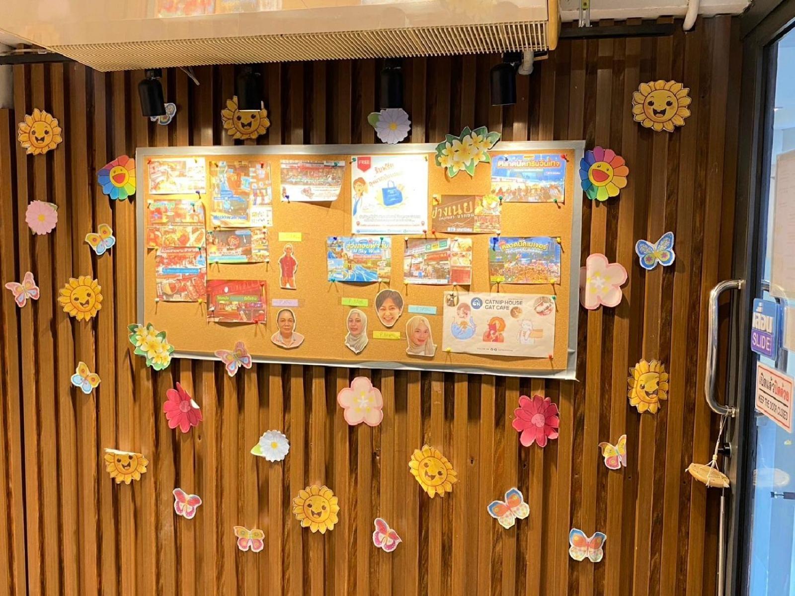 Baan Kun Mhor Hostel บ้านคุณหมอโฮสเทล Bangkok Ngoại thất bức ảnh